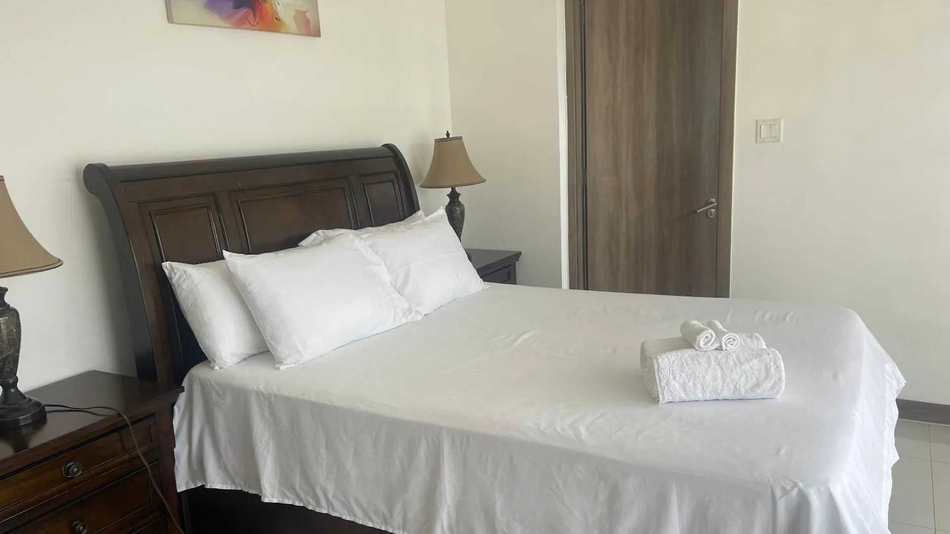 Modern and Elegant Apartment Kingston 0*,