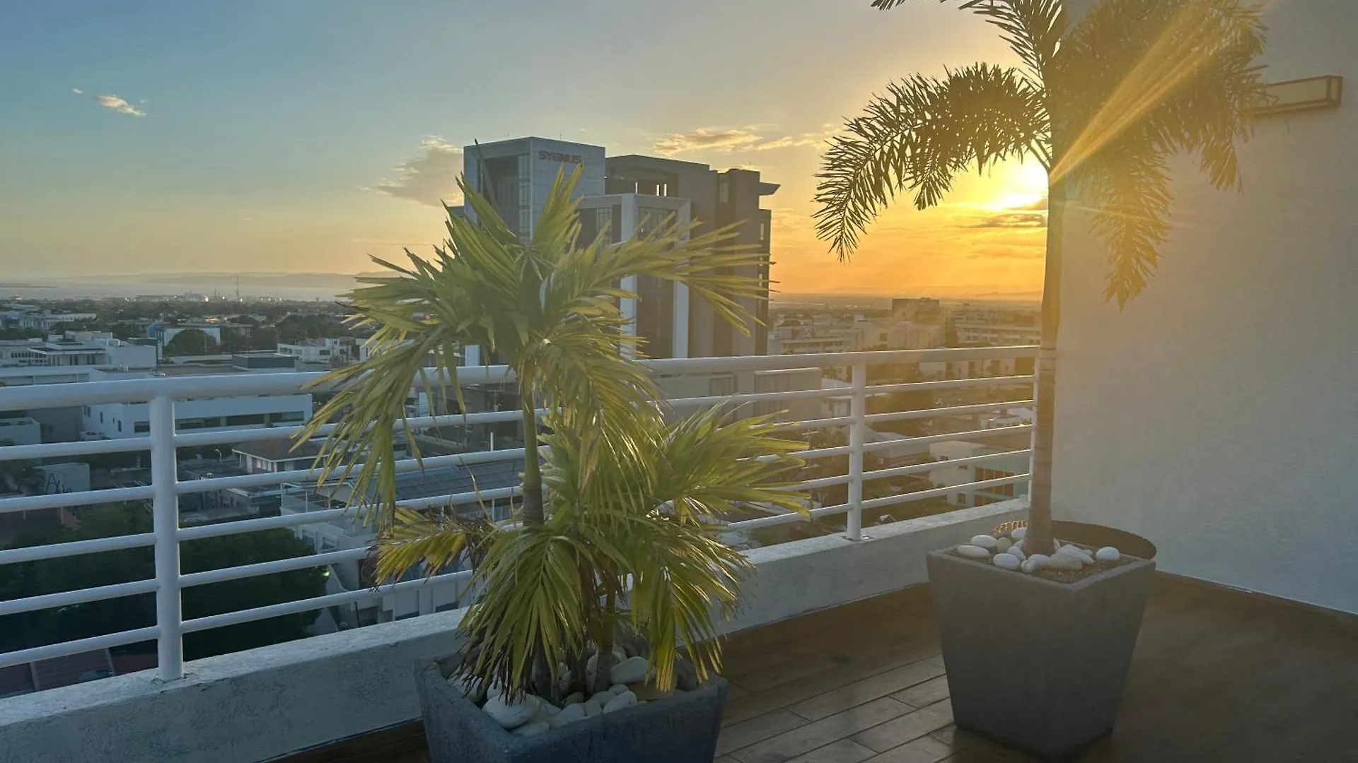 Modern and Elegant Apartment Kingston